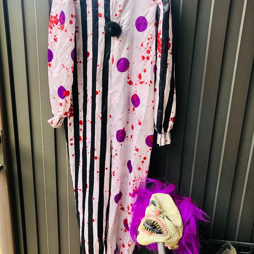 ๐ Spirit Halloween Evil Clown Costume with Mask Blood Splatter Stripes Adult L